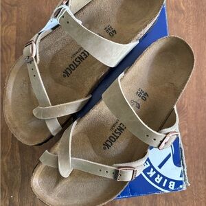 NWT Women’s Brown Birkenstock Mayari Sandals 40R Classic Style/Comfort